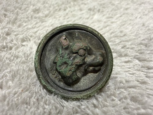 Bronzeknopf aus dem - , 18