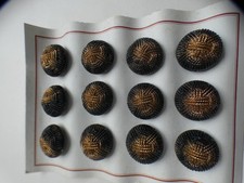 12 Stück Alte Glasknöpfe auf